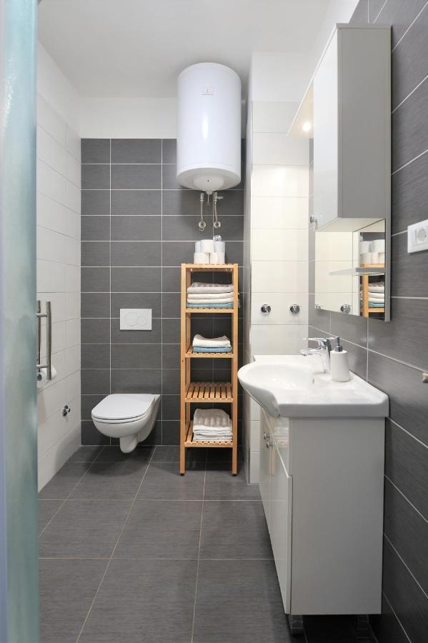 Apartments Alluro روفينج المظهر الخارجي الصورة