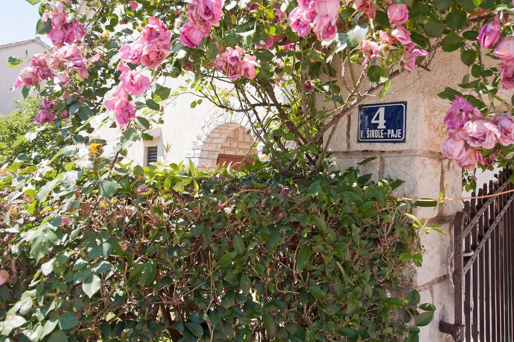 Apartments Alluro روفينج المظهر الخارجي الصورة